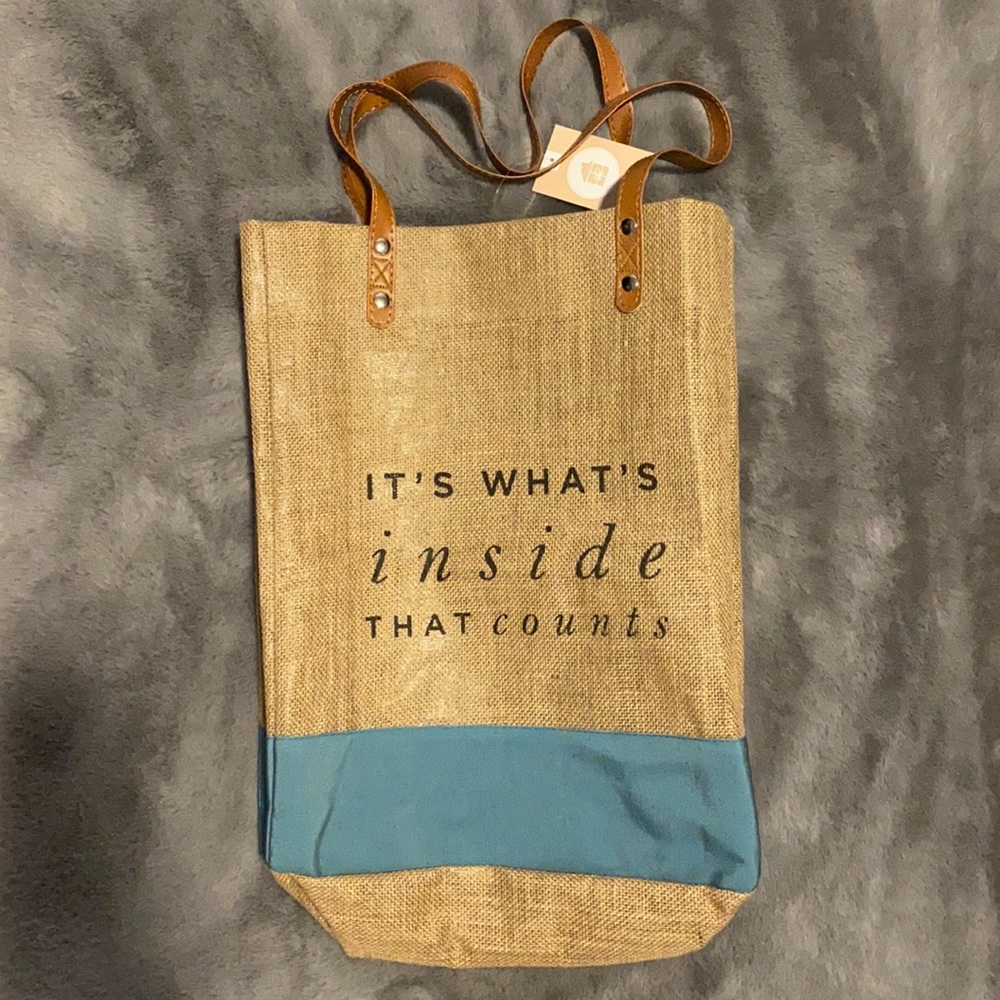 Tote bag